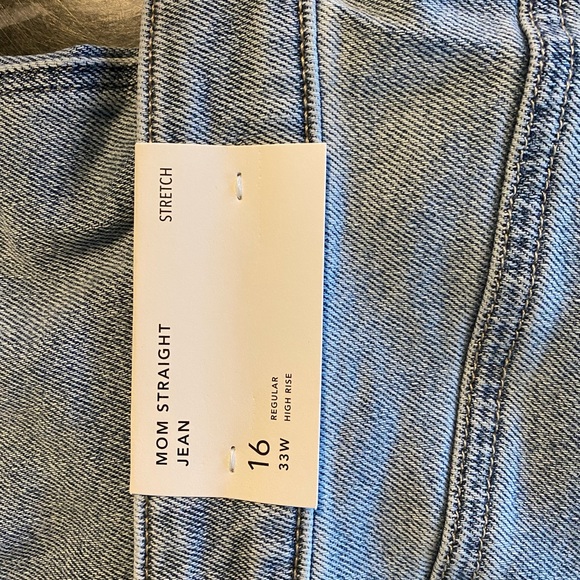 NWT American eagle mom jeans - Picture 3 of 5
